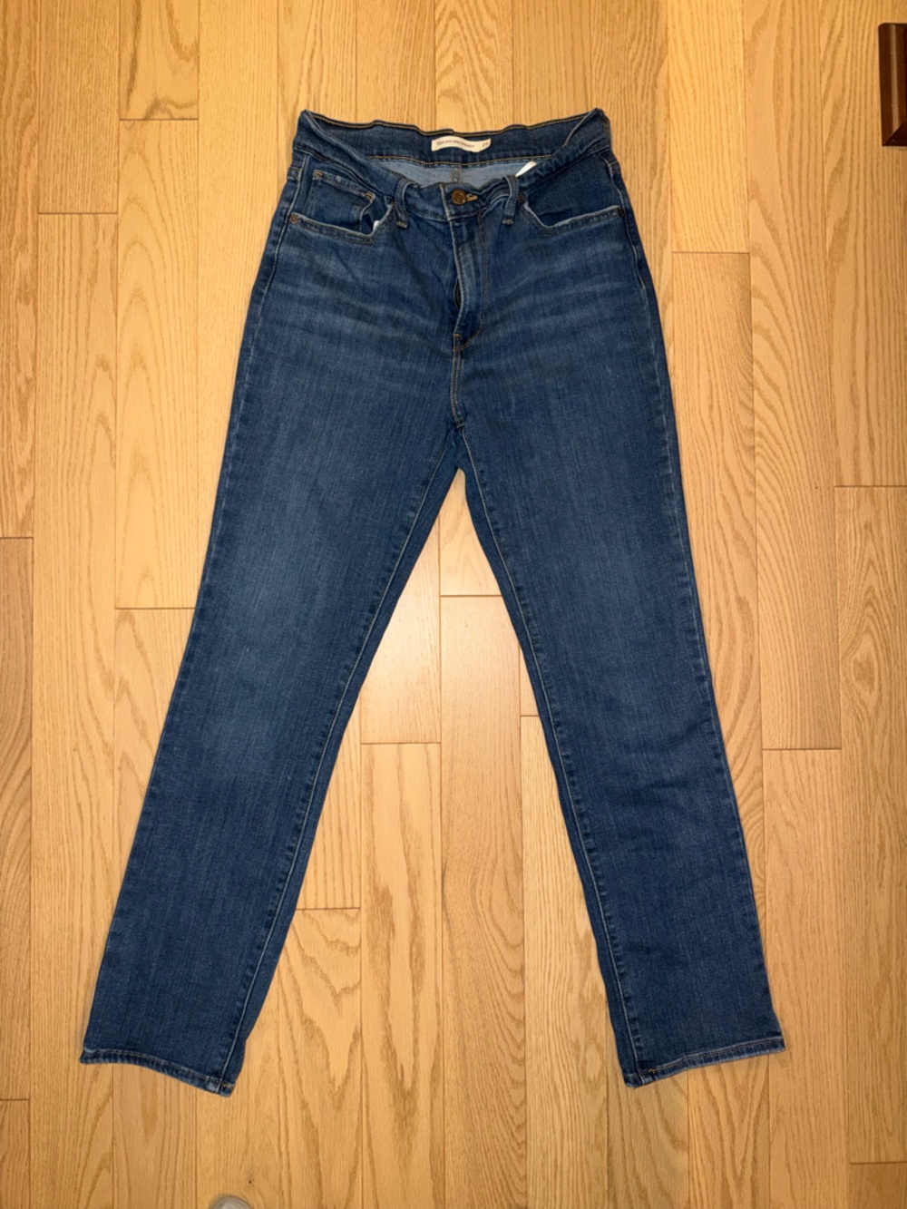 Levi's Straight Leg Jeans in Dark Blue Wash